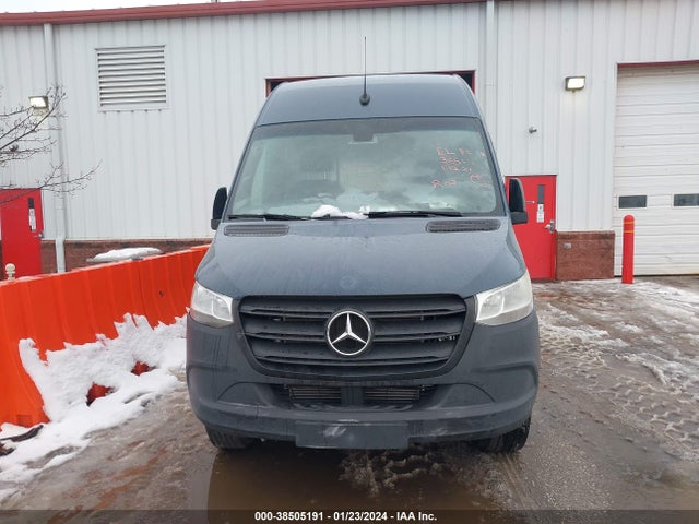 WD4PF0CD7KP061020 Mercedes-Benz om 642 with brake assist