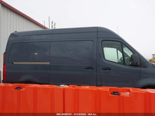 WD4PF0CD7KP061020 Mercedes-Benz om 642 with brake assist