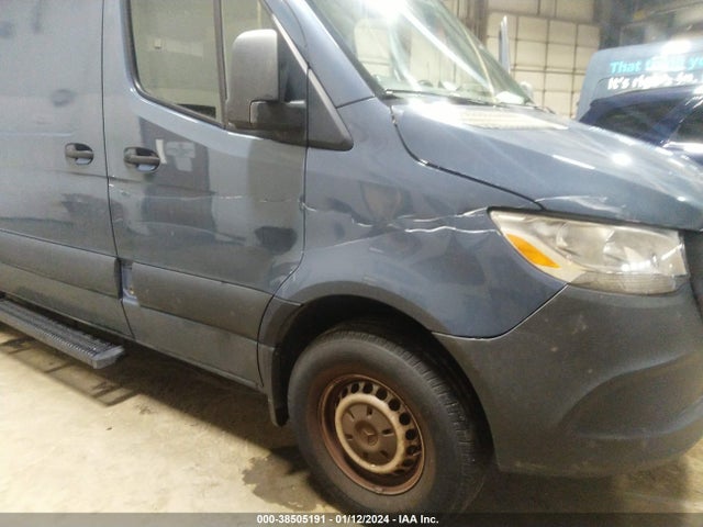 WD4PF0CD7KP061020 Mercedes-Benz om 642 with brake assist