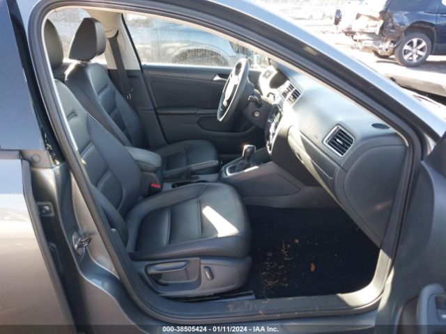 3VWD17AJ2EM307878 Volkswagen Jetta 1.8t Se