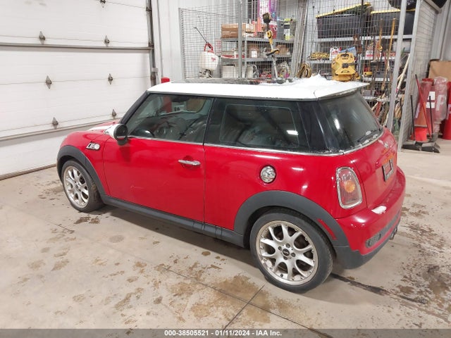 2007 MINI COOPER S WMWMF73597TL83989 Photo 2