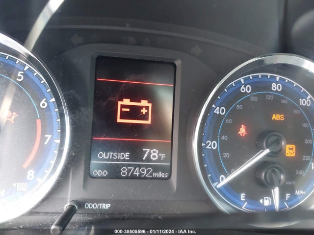 Toyota COROLLA LE 2018 2T1BURHE7JC110584 Image 16