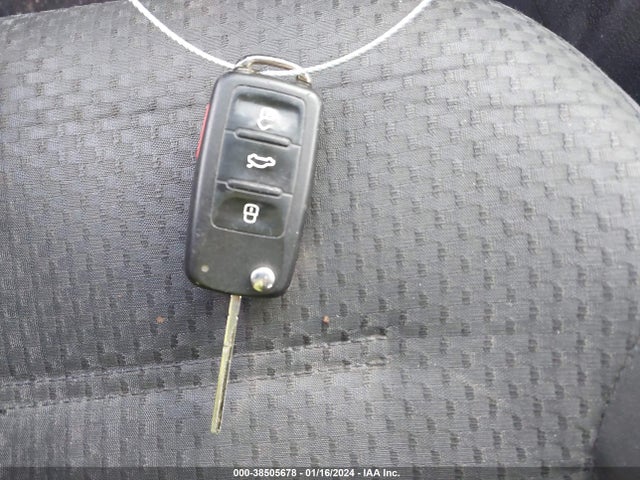 3VW1K7AJ8EM321381 Volkswagen Jetta 2.0l S