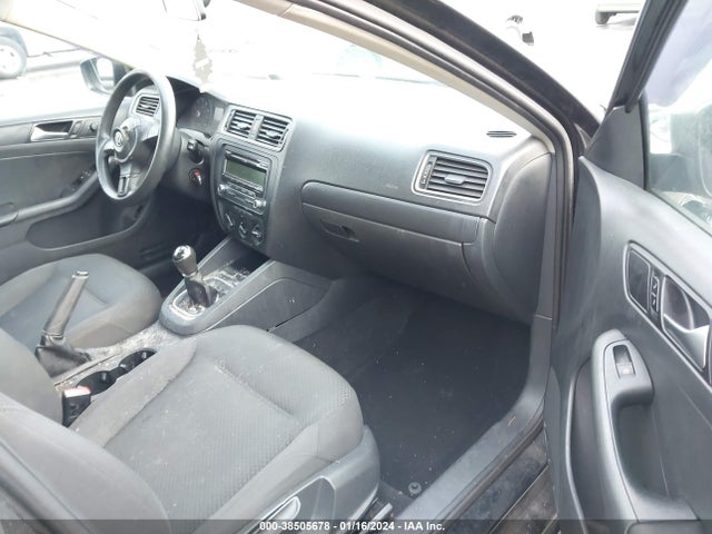 3VW1K7AJ8EM321381 Volkswagen Jetta 2.0l S
