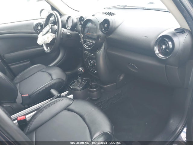 2016 MINI COUNTRYMAN WMWZC5C56GWU20112 Photo 4