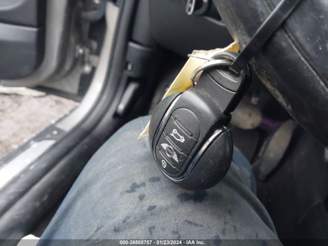 2017 MINI CONVERTIBLE WMWWG5C35H3C20561 Photo 10