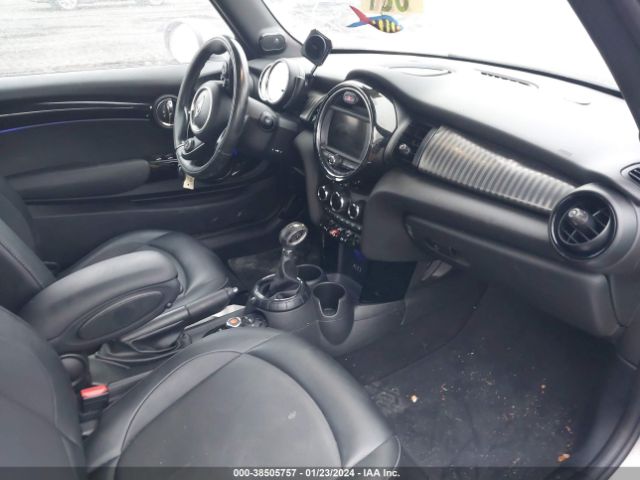 2017 MINI CONVERTIBLE WMWWG5C35H3C20561 Photo 4