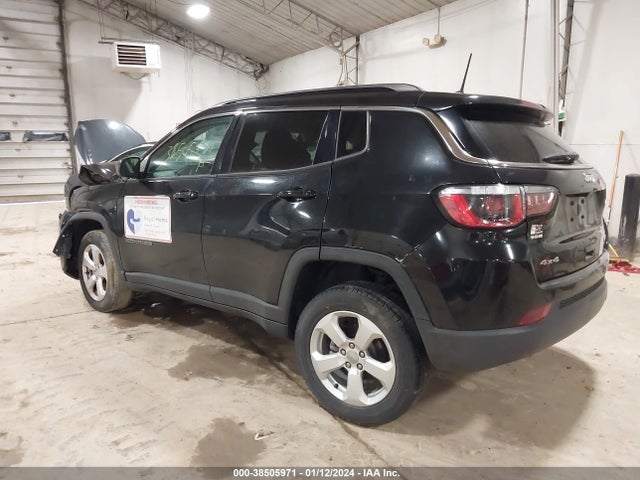 Jeep Compass Latitude 4x4 2019 3C4NJDBB9KT767800 Image 3