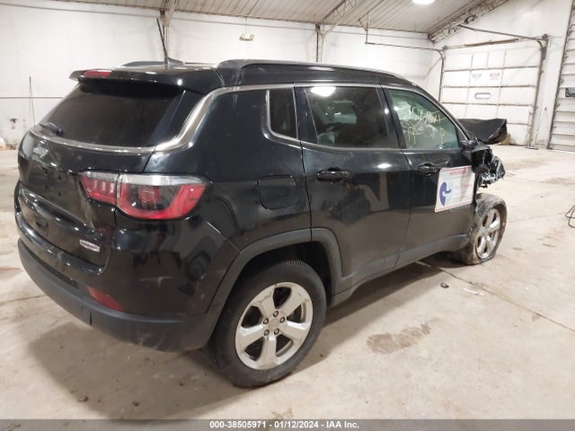 Jeep Compass Latitude 4x4 2019 3C4NJDBB9KT767800 Image 4