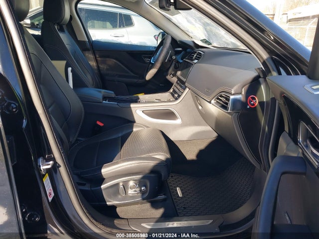 2018 JAGUAR F-PACE SADCL2FX0JA322478 Photo 4
