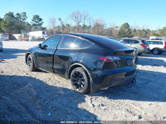 2021 TESLA MODEL Y 5YJYGAEE8MF251641 Photo 2