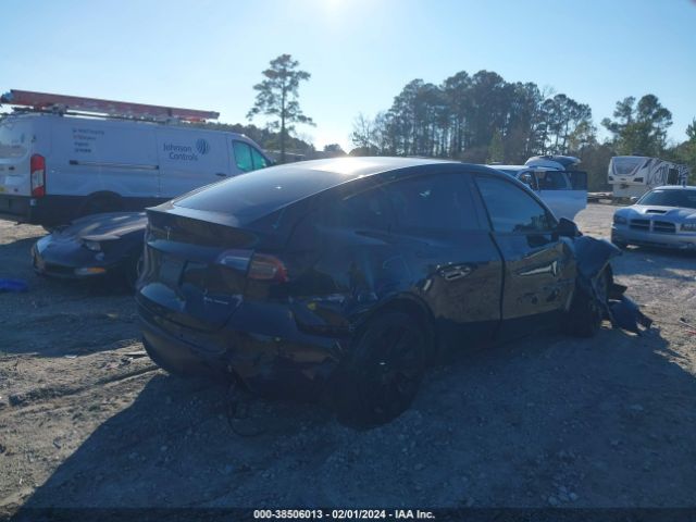 2021 TESLA MODEL Y 5YJYGAEE8MF251641 Photo 3