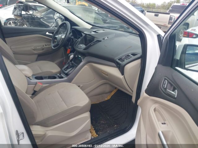1FMCU0GXXEUE34040 Ford ESCAPE SE