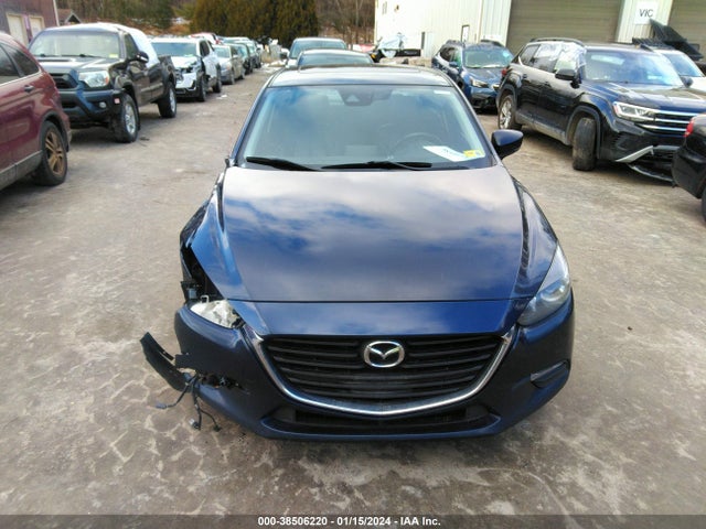 Mazda Mazda3 Touring 2018 3MZBN1V38JM213826 Image 12