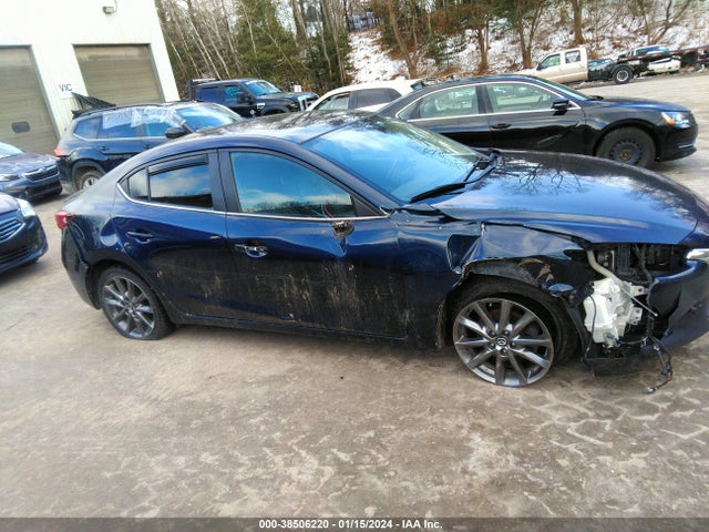 Mazda Mazda3 Touring 2018 3MZBN1V38JM213826 Image 13