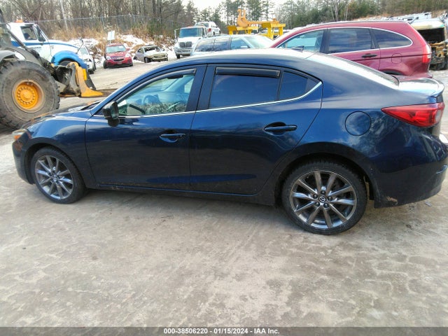 Mazda Mazda3 Touring 2018 3MZBN1V38JM213826 Image 14