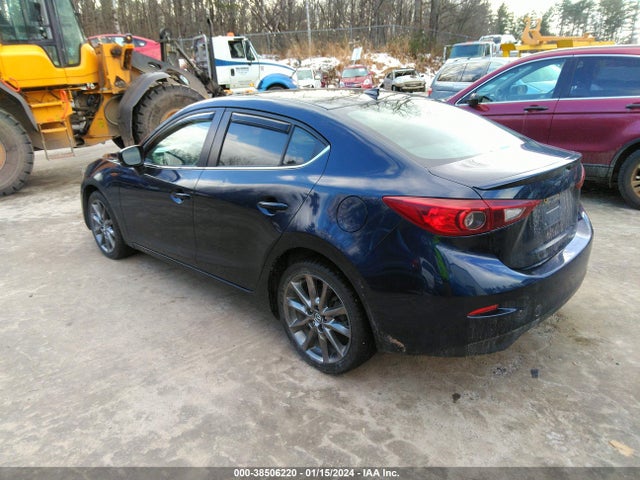 Mazda Mazda3 Touring 2018 3MZBN1V38JM213826 Image 3