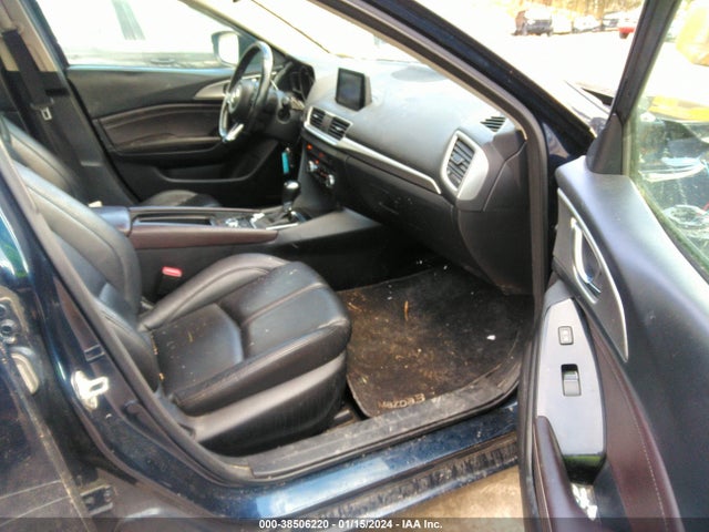 Mazda Mazda3 Touring 2018 3MZBN1V38JM213826 Image 5