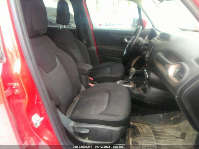 ZACCJBBT2FPB30734 Jeep Renegade Latitude
