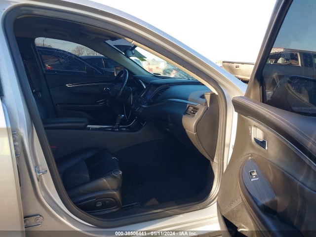 Chevrolet IMPALA 1LT 2018 2G1105S38J9120945 Image 5