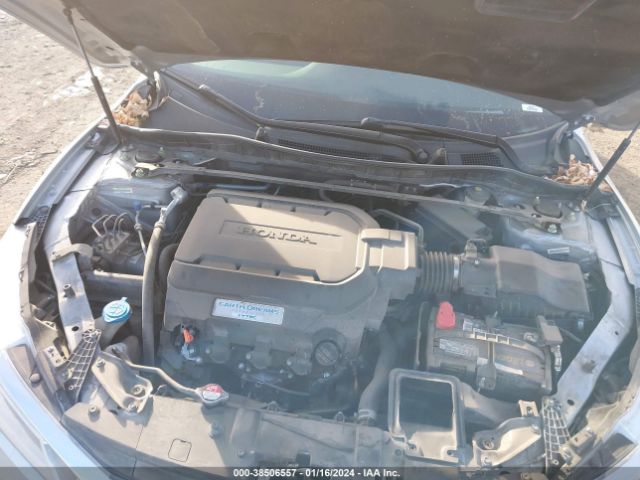 1HGCR3F9XHA038420 Honda Accord Touring V6