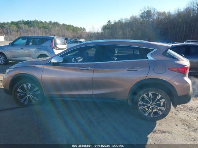 SJKCH5CR2HA016605 Infiniti Qx30 Premium