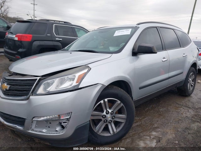 Chevrolet Traverse Ls 2017 1GNKRFED9HJ148495 Image 2