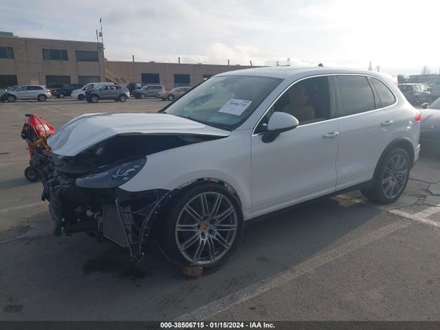 2016 PORSCHE CAYENNE WP1AF2A27GKA40779 Photo 1