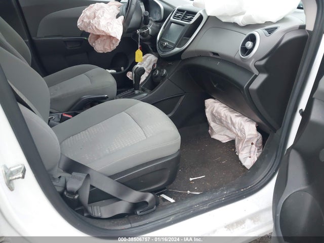 Chevrolet Sonic Lt Auto 2017 1G1JG6SH2H4155166 Image 5
