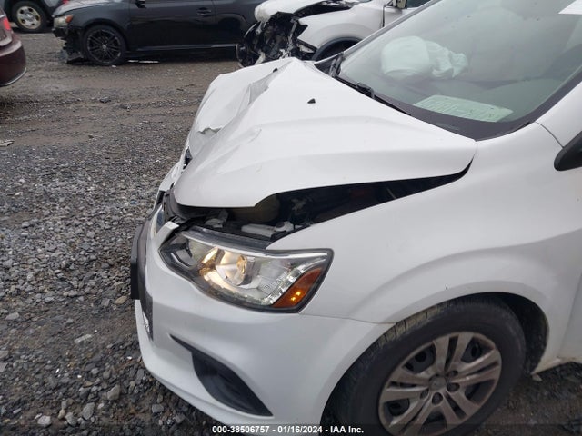 Chevrolet Sonic Lt Auto 2017 1G1JG6SH2H4155166 Image 6
