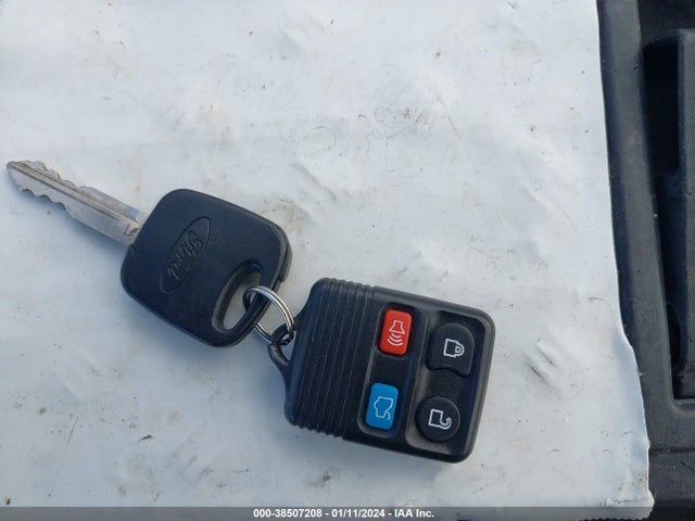 2005 FORD FOCUS ZX4 VIN: 1FAFP34N35W305483