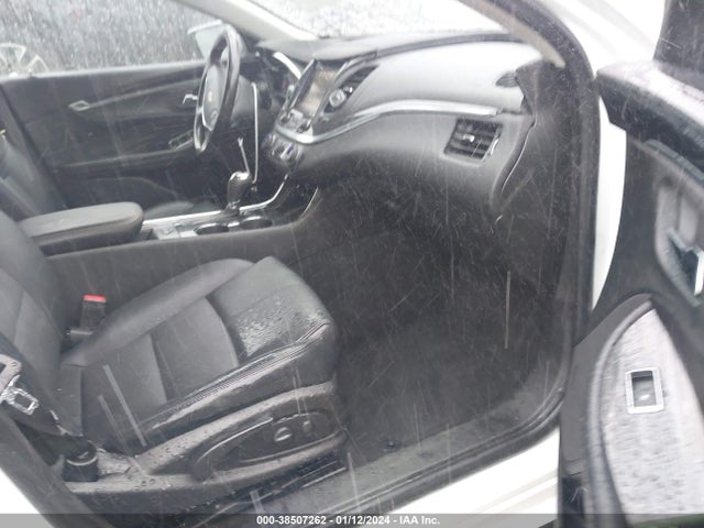 Chevrolet IMPALA 1LT 2018 1G1105S35JU108853 Image 5
