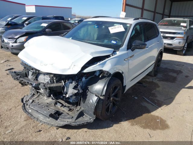 3VVCB7AX0PM138027 Volkswagen Tiguan 2.0t Se R-line Black
