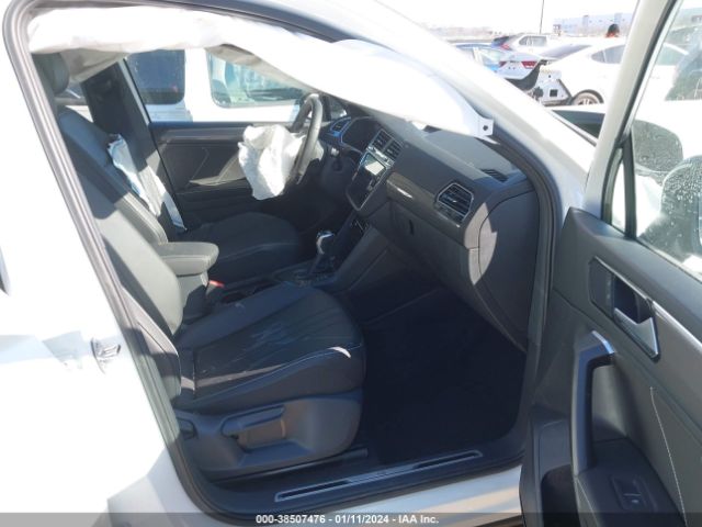 3VVCB7AX0PM138027 Volkswagen Tiguan 2.0t Se R-line Black