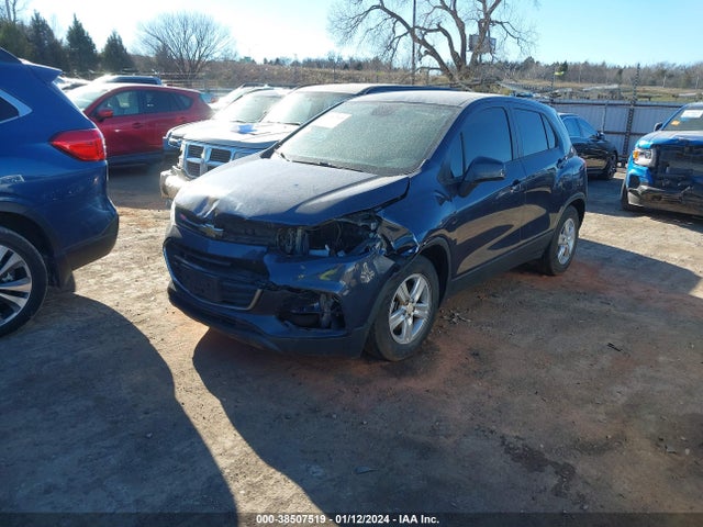 Chevrolet TRAX LS 2019 3GNCJKSB4KL212322 Image 2