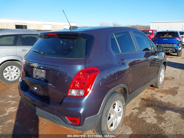 Chevrolet TRAX LS 2019 3GNCJKSB4KL212322 Image 4
