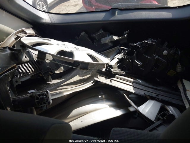 Toyota RAV4 LE 2019 2T3H1RFV7KW031137 Image 12