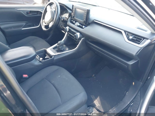 Toyota RAV4 LE 2019 2T3H1RFV7KW031137 Image 5