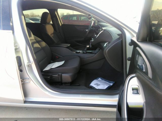 1G1ZD5STXMF067054 Chevrolet Malibu Fwd Lt