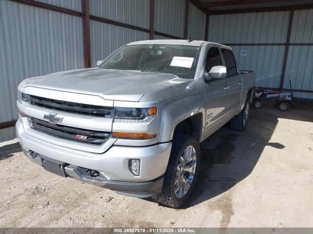 Chevrolet Silverado 1500 2lt 2018 3GCUKREC3JG566301 Image 2