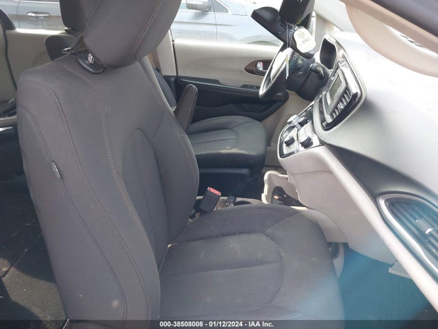 Chrysler Pacifica Lx 2017 2C4RC1CG9HR616083 Image 5