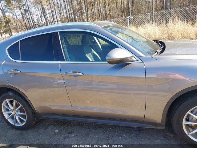 ZASFAKBN3J7B64807 Alfa Romeo Stelvio Ti Awd