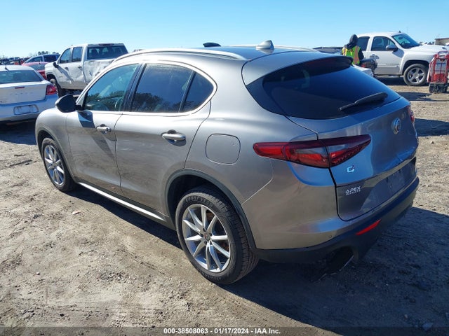 ZASFAKBN3J7B64807 Alfa Romeo Stelvio Ti Awd