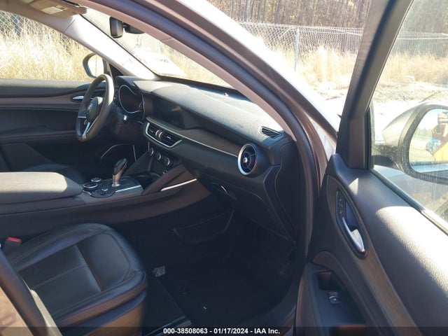 ZASFAKBN3J7B64807 Alfa Romeo Stelvio Ti Awd