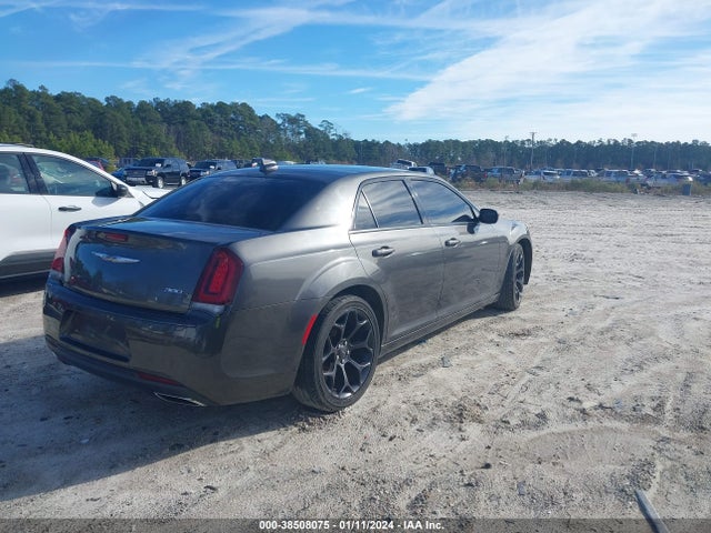 2C3CCABG2KH585509 Chrysler 300 300s