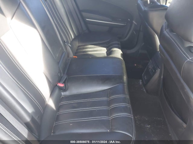 2C3CCABG2KH585509 Chrysler 300 300s