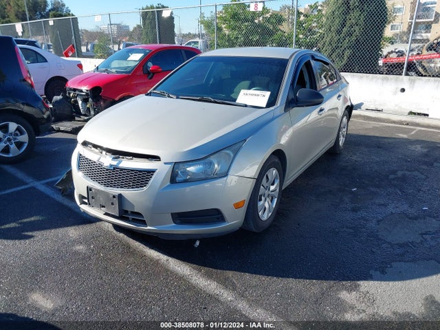 Chevrolet Cruze Ls Auto 2014 1G1PA5SG8E7172979 Image 2