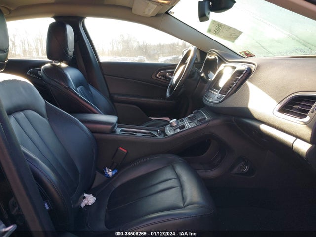 Chrysler 200 Limited Platinum 2016 1C3CCCAB5GN195620 Image 5