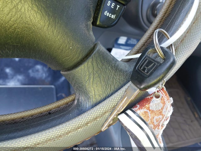 38508272 :رقم المزاد ، 2HGES16521H569875 vin ، 2001 Honda Civic Lx مزاد بيع