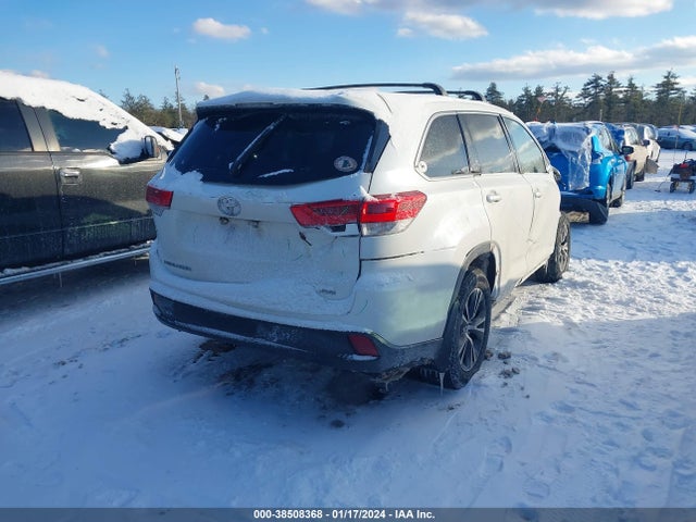 Toyota Highlander Le 2017 5TDBZRFH6HS469103 Image 4